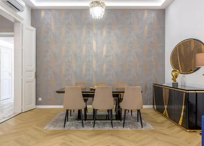 Luxurious Bajcsy Residence Next To The Basilica